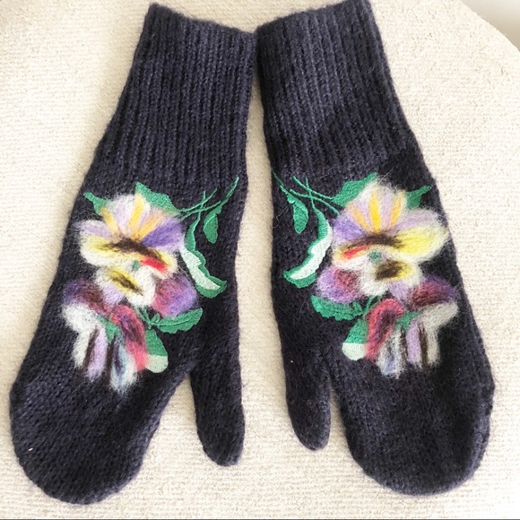 Anthropologie Troubadour floral mittens - Picture 2 of 5